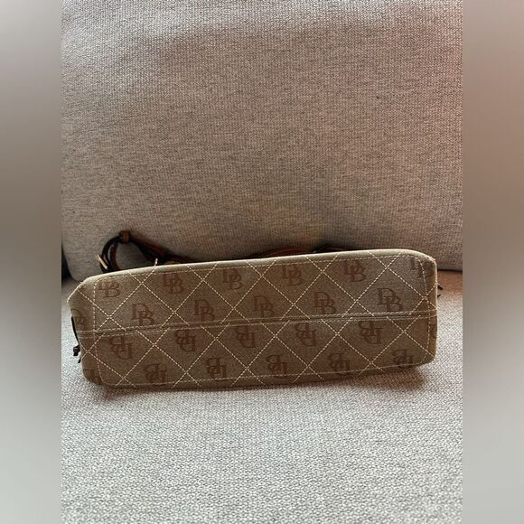 Authentic Dooney & Bourke Vintage Monogram Hobo Style Handbag Shoulder Bag - Picture 4 of 8